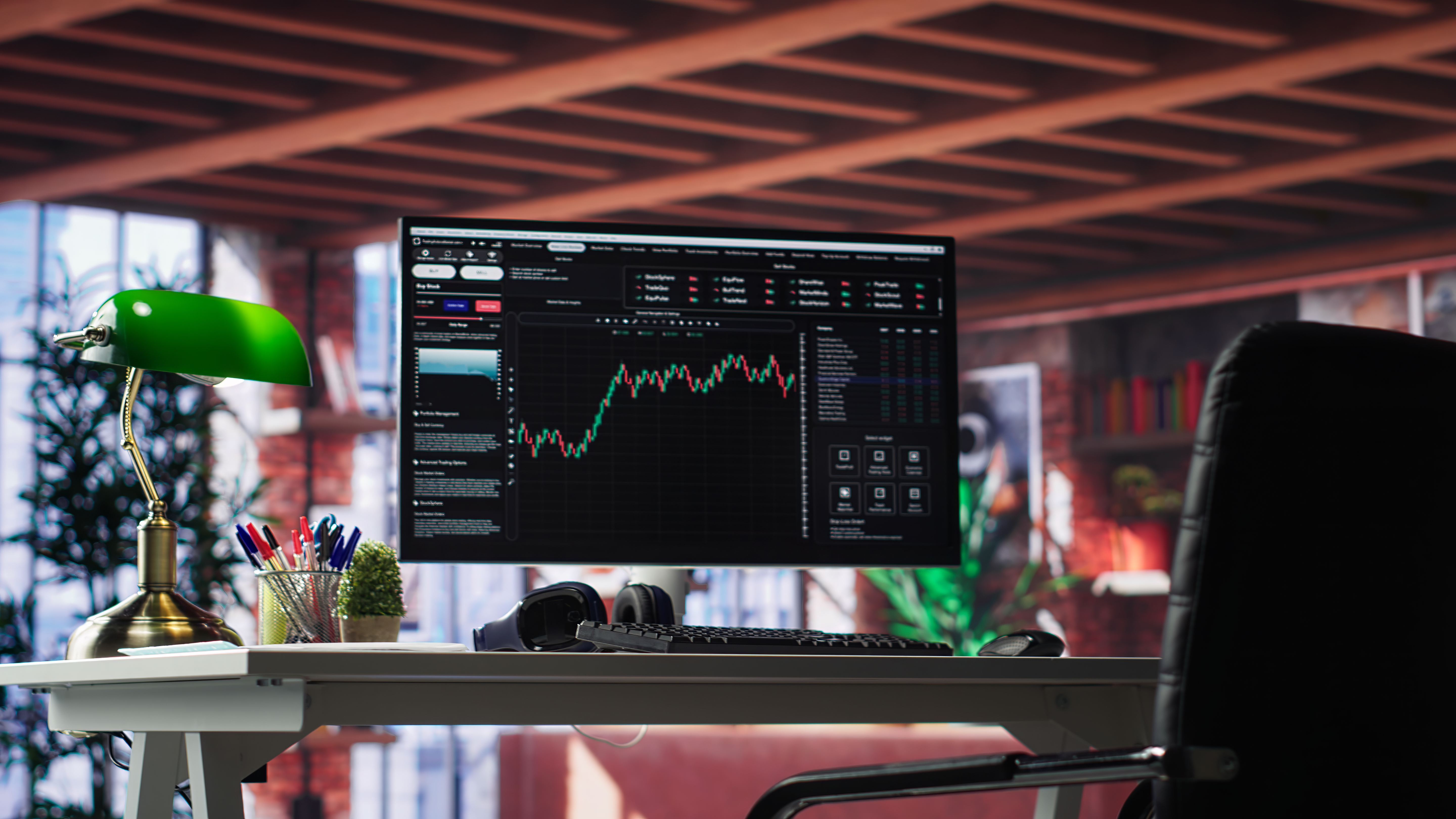 ProTrade Academy platform dashboard showing progress tracking and learning features